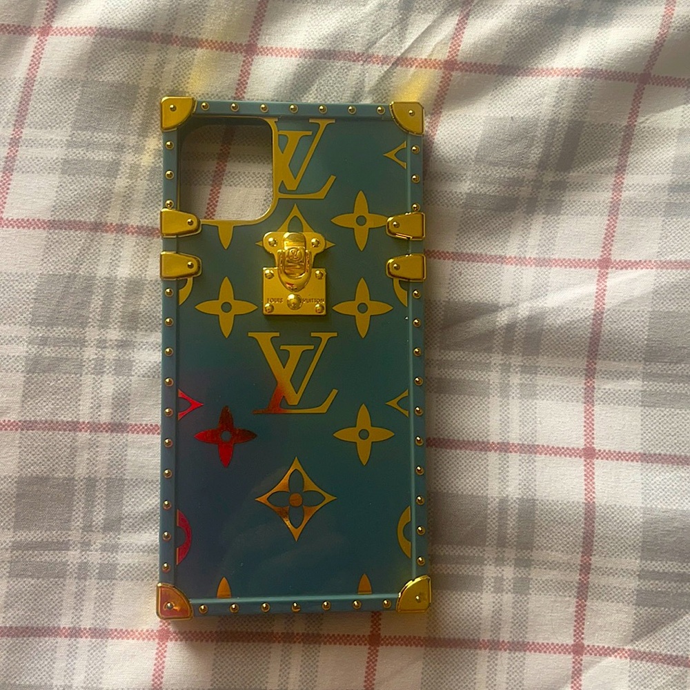 IPHONE 11 & XR case. Purchased from etsy. Hold and blue/green w/ designs.
